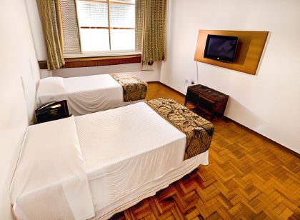 Turrance White Hotel