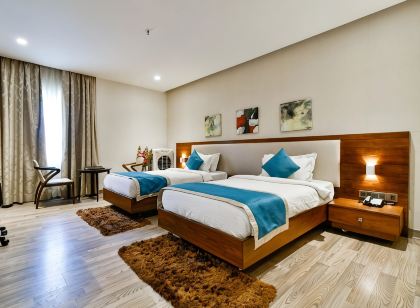 M Crown Hotel