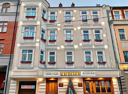Lampa Hotel