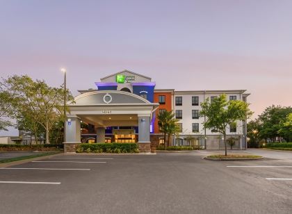 Holiday Inn Express & Suites ORLANDO EAST-UCF AREA by IHG