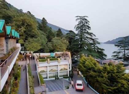 Season Hotel