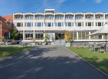 The Lincoln Hotel