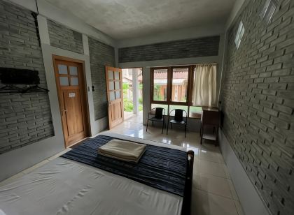 薩卡民宿精品店與咖啡館