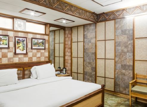 Hotel Channi Raja at Mall Road