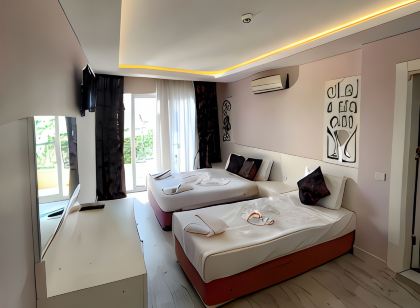 Beachway Hotel Side
