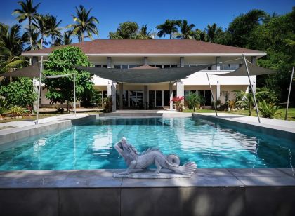 Sunset Cove Beach & Dive Resort
