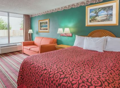 Days Inn by Wyndham Fort Myers