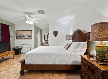 Miami Paradise with Pool Near Haulover Beach and Aventura Mall.