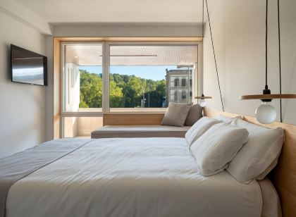 クリスティーナ エネア ルームズ