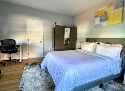 Charming suite with patio, heating, WiFi, free parking in welcoming New Rochelle