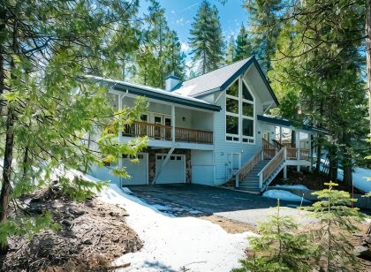 Mountain escape at luxury Monarch house Shaver Lake less than 5 minutes to lake
