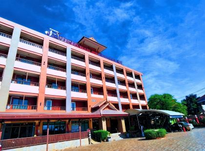 Rayong Lanna Hotel