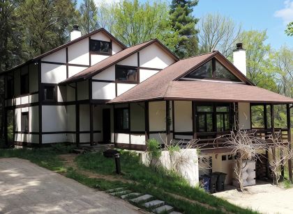The Race Mountain House