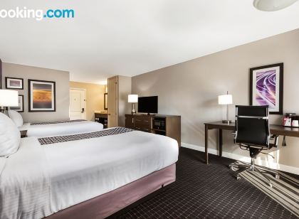 La Quinta Inn & Suites by Wyndham Pomona