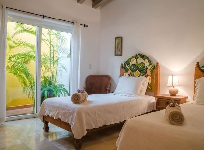 Contemporary Villa in Lush,Tropical, Private Paradise