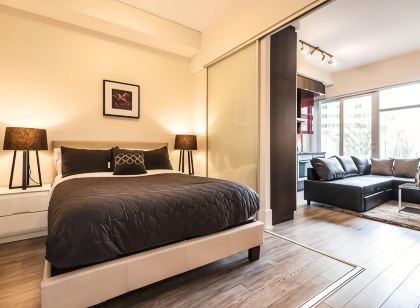 Metropolis Loft - CN Tower
