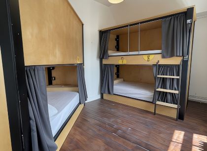 Leevin Hostel George