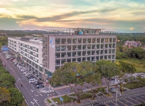 AZ Hotel & Serviced Apartments