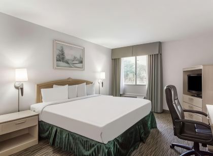 Days Hotel by Wyndham Peoria Glendale Area