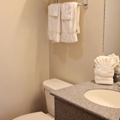Single Queen Room Single Queen Room Bowen Motel Promo Code