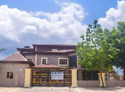 Cute Villa Hotel and Suites
