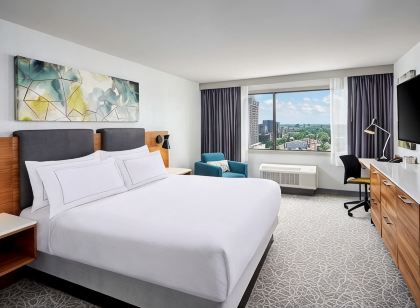DoubleTree by Hilton Windsor Hotel and Suites