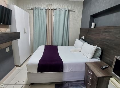 Latona Guest House