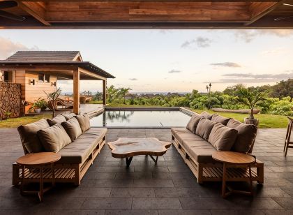 Luxurious 4 Bedroom Retreat, Private Pool, Located in KuKui' Ula Community.