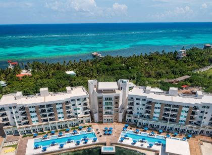 PRIVATE PENTHOUSE VIEWS on the TOP/5th FLOOR!! 2 Bedroom Condo at SUNSET CARIBE!