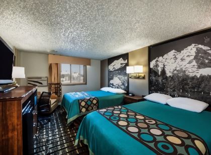 Super 8 by Wyndham Pueblo