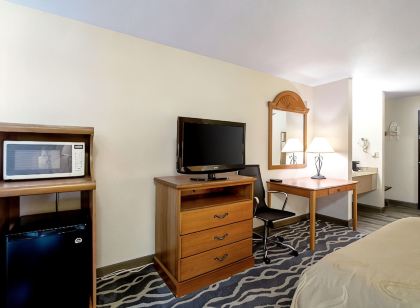 Quality Inn Huron