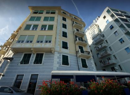 Luna Rooms