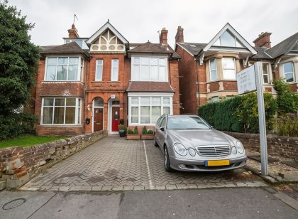OYO Lonsdale Guest House
