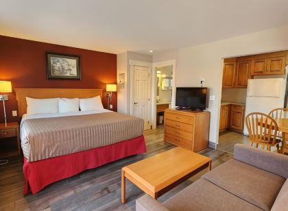Sahara Courtyard Inn & Suites Osoyoos