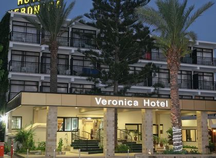 Veronica Hotel