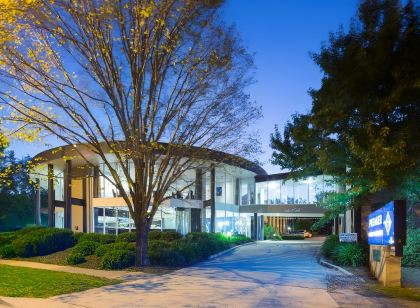 Ramada Encore By Wyndham Belconnen Canberra