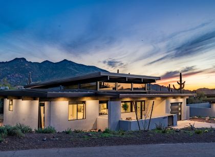 RELAX in this STYLISH CASITA LOCATED IN THE HEART OF CAREFREE, ARIZONA