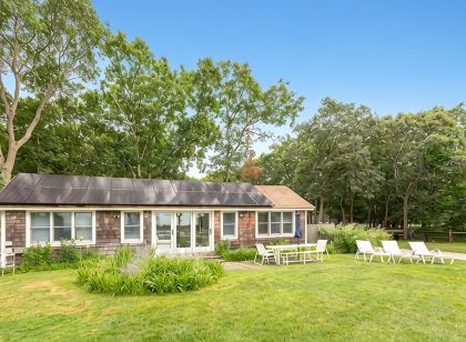 Ritz - East Hampton Cottage On The Water