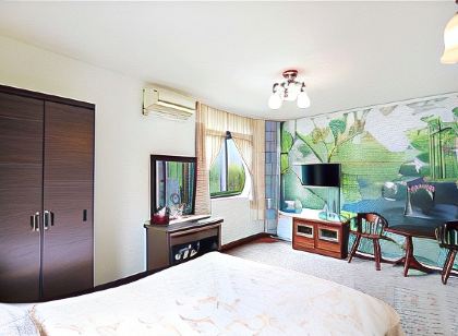 Plum Inn 2
