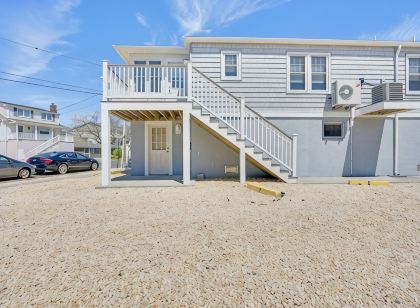 Family vacation! 3 min walk to beach & boardwalk, Free coffee and beach passes