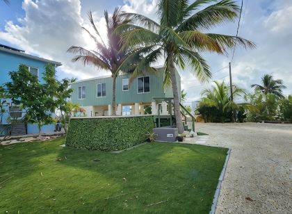 Upscale ocean front home & easy canal boat access to Gulf or Atlantic