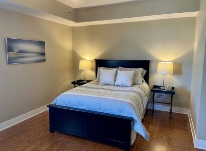 Lovely One Bedroom in Downtown Grand Haven, Sleeps 4