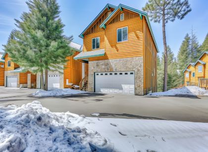 3 Mi to Shaver Lake: Family Home w/ Deck!