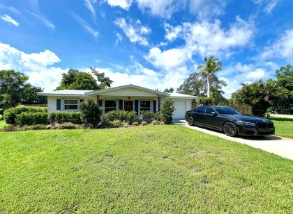 Cozy and comfortable two bedroom home that is perfect for your stay in Jensen!