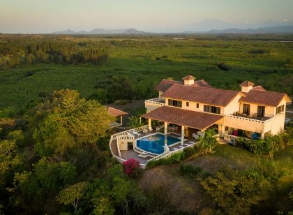 El Regalo Resort