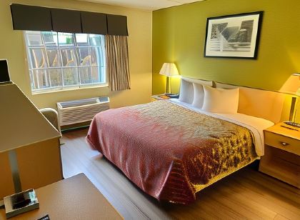 Super 8 by Wyndham Gloucester