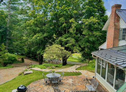 1885 Farmhouse Luxuriously Renovated: Antiques & Animals