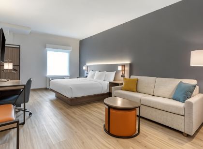 Comfort Inn & Suites Newark Liberty International Airport