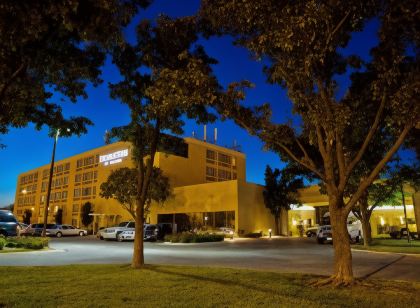 더블트리 바이 힐튼 위치타 에어포트