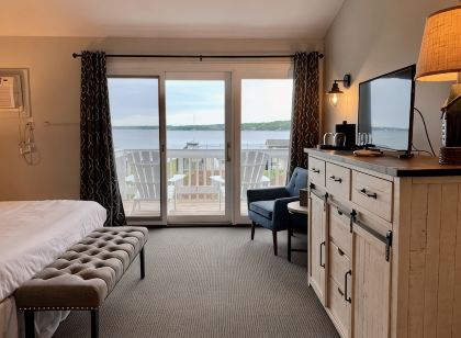 Smuggler's Cove Inn